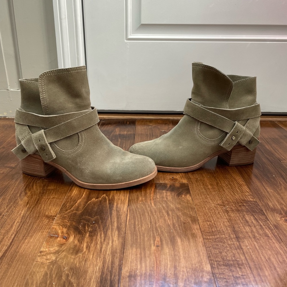 Ugg Suede Bootie